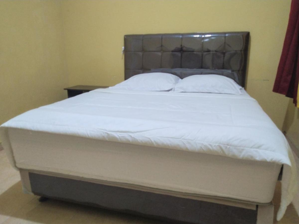 Hotel Pekalongan Syariah Mitra Reddoorz Exterior foto