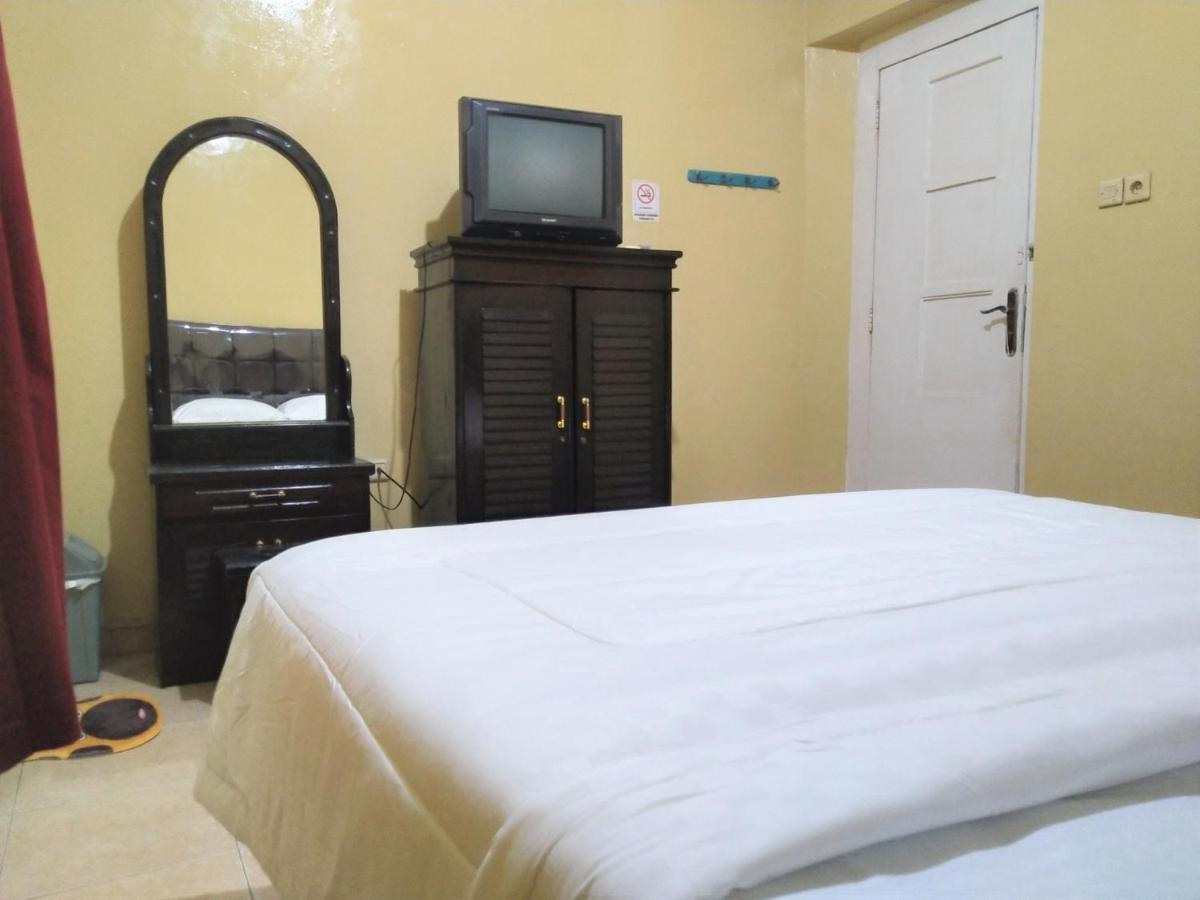 Hotel Pekalongan Syariah Mitra Reddoorz Exterior foto