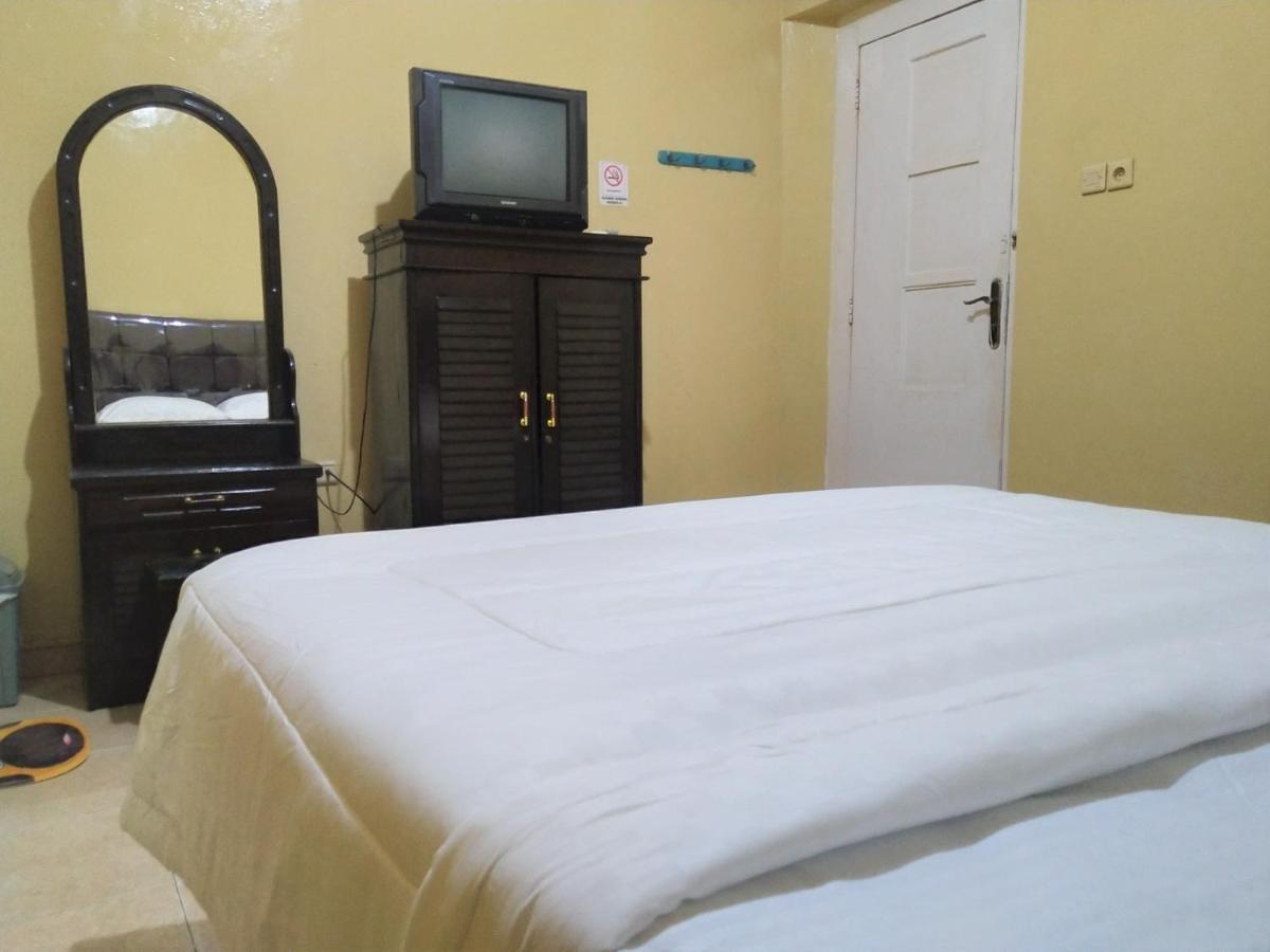 Hotel Pekalongan Syariah Mitra Reddoorz Exterior foto