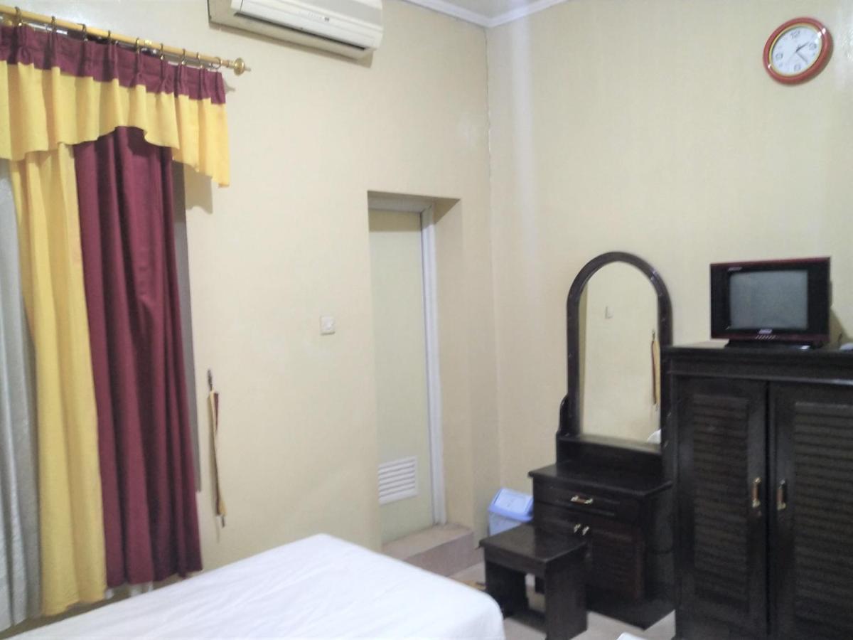 Hotel Pekalongan Syariah Mitra Reddoorz Exterior foto