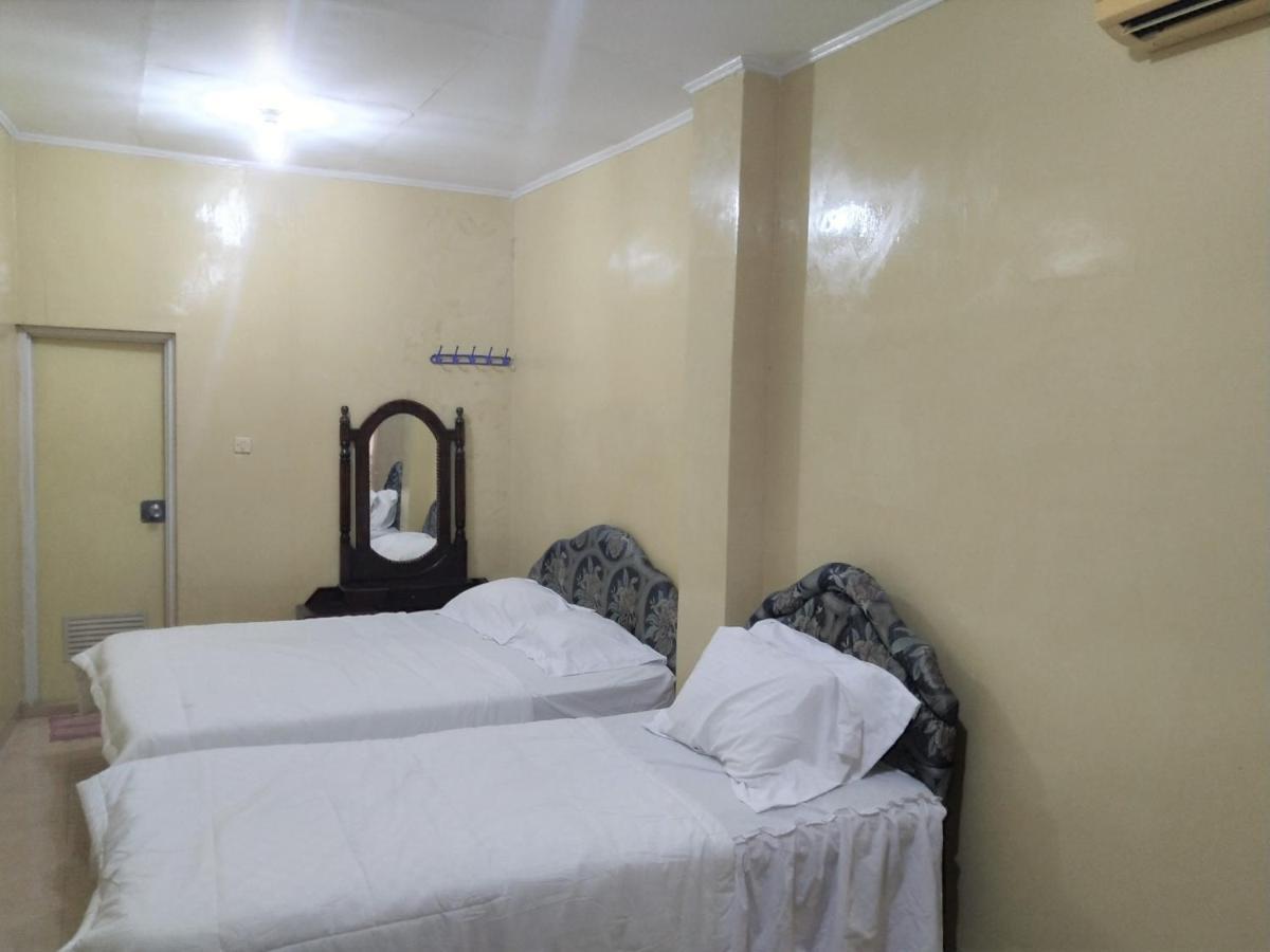 Hotel Pekalongan Syariah Mitra Reddoorz Exterior foto