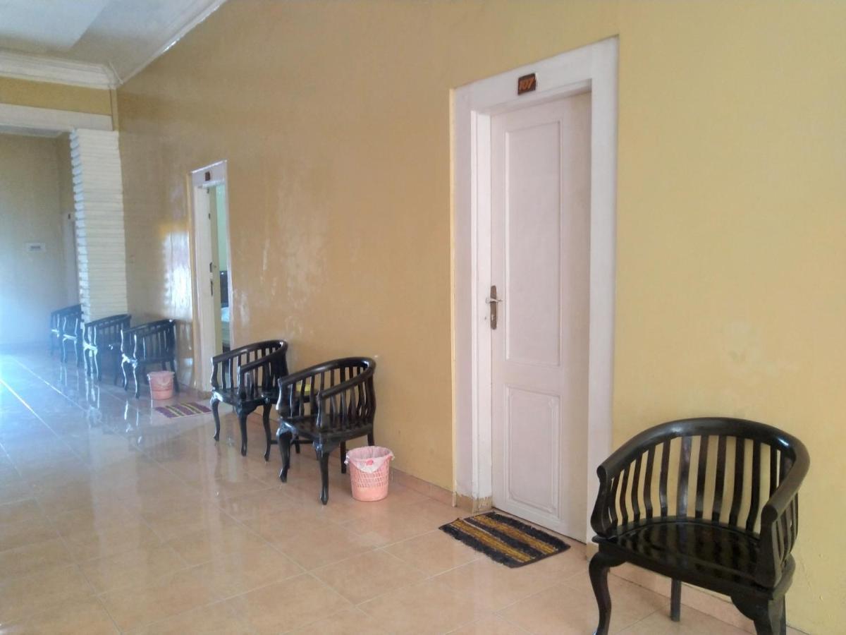 Hotel Pekalongan Syariah Mitra Reddoorz Exterior foto